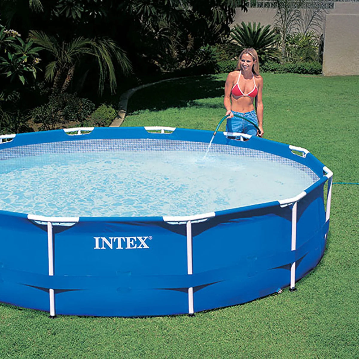 12'x30 Swimming Pool with Pump, Ladder, and Cover Y648