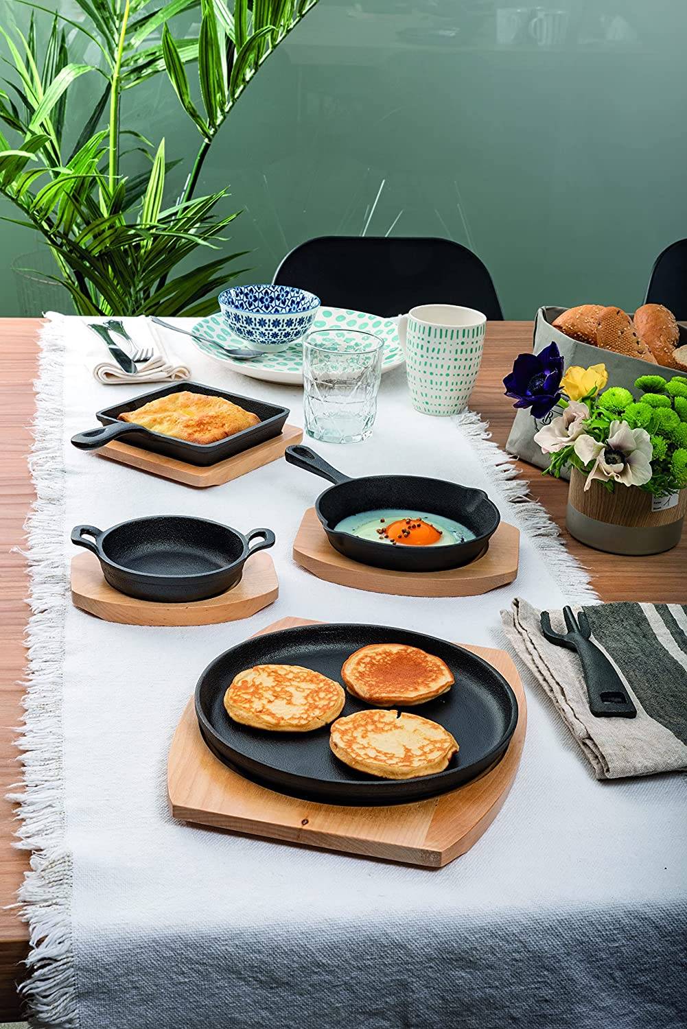 Cast Iron Square Frying Pan with Trivet E293248