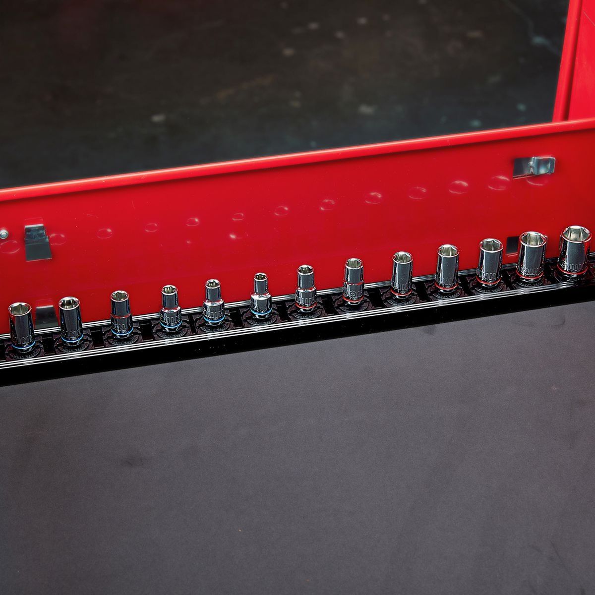 1/4 in. Magnetic Socket Rail with Twist Lock A11370