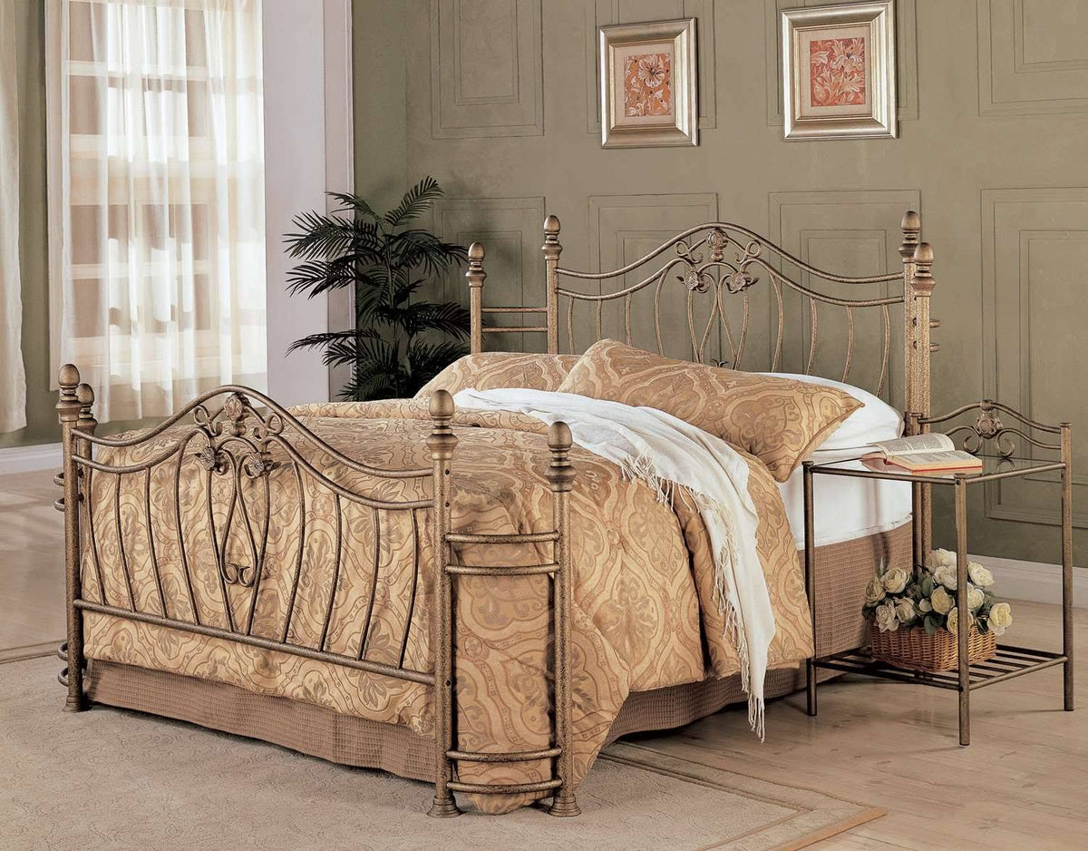 California King Bed W5572