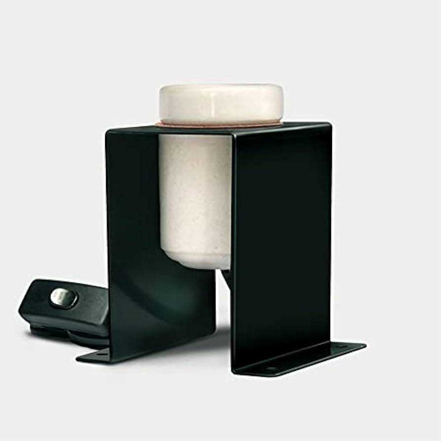 Lamp Holder M67797